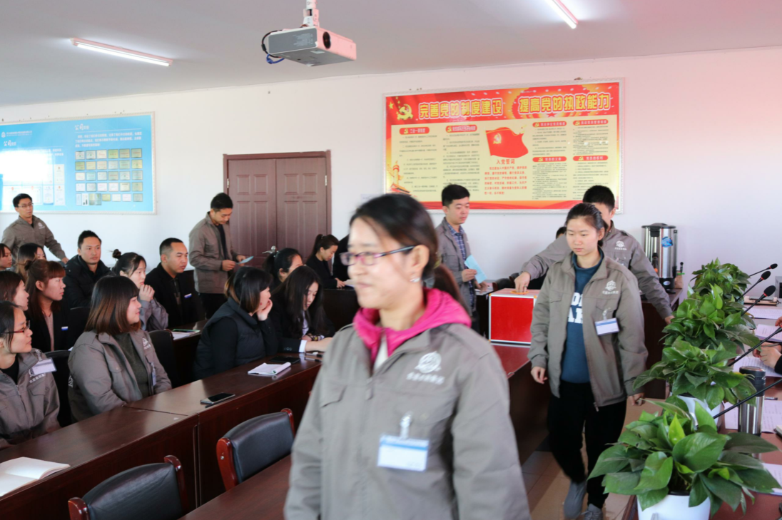 熱烈祝賀宏星集團第一屆工會代表大會順利召開